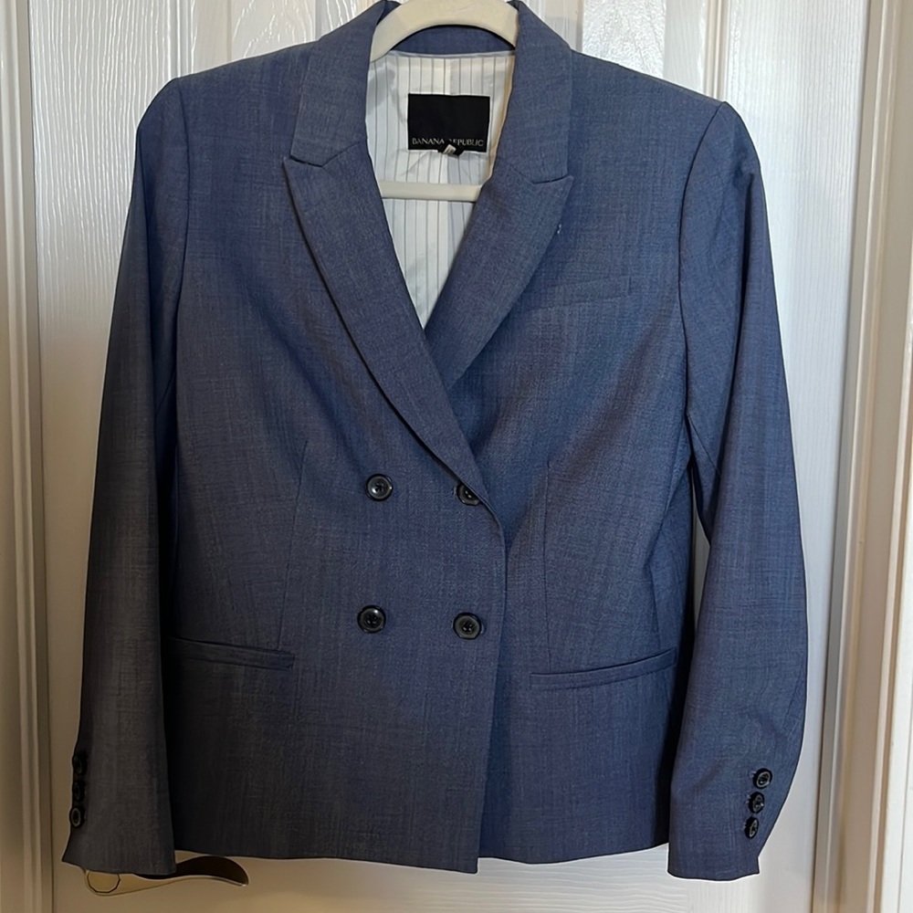 Banana Republic Blue Blazer, relaxed linen, size 4 petite